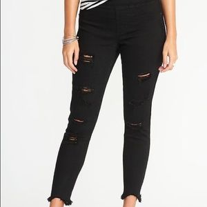 NWT Old Navy Distressed Black Jeans, size 8 petite 8p